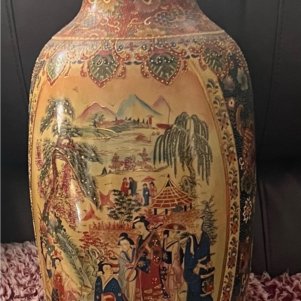 Unique Antique Chinese Vase Handcrafted in China.
